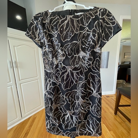 Tahari new with tags black and gold sequin sheath dress lined NWT size 2P formal - Picture 16 of 17